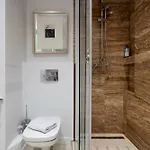 Retro Chic Apartment *