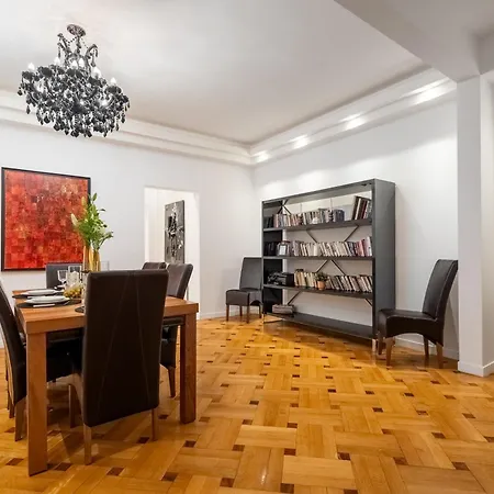 Apartment Retro Chic *