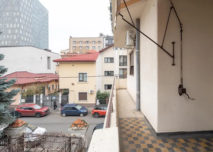 Retro Chic Apartment *