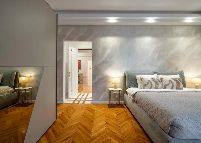 Retro Chic Apartament