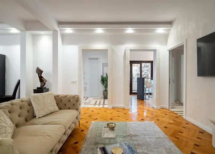 Retro Chic Apartment Bucharest