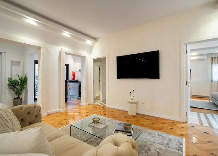 Retro Chic Apartament
