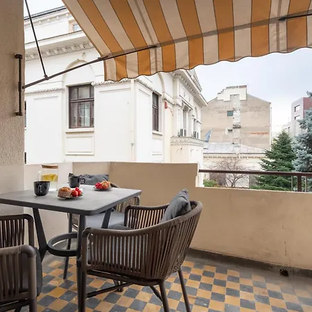 Apartment Retro Chic